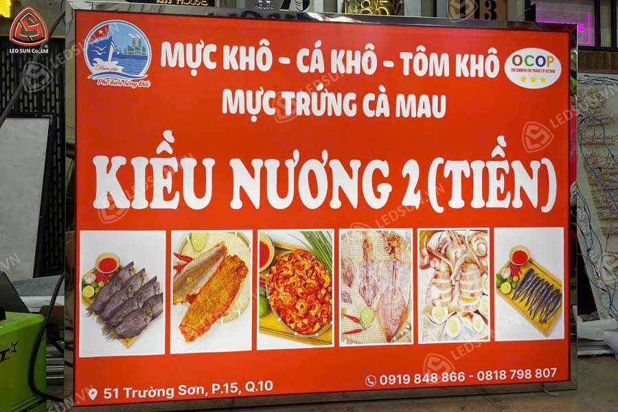 hộp đèn bạt không gân