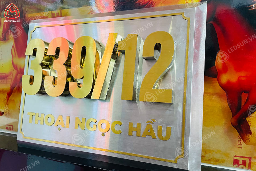 Các yếu tố ảnh hưởng đến giá làm biển số nhà Phú Nhuận