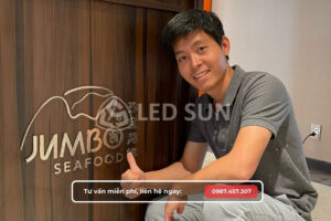 CEO Văn Cường tư vấn và khảo sát làm bảng hiệu Quận 7 cho khách hàng