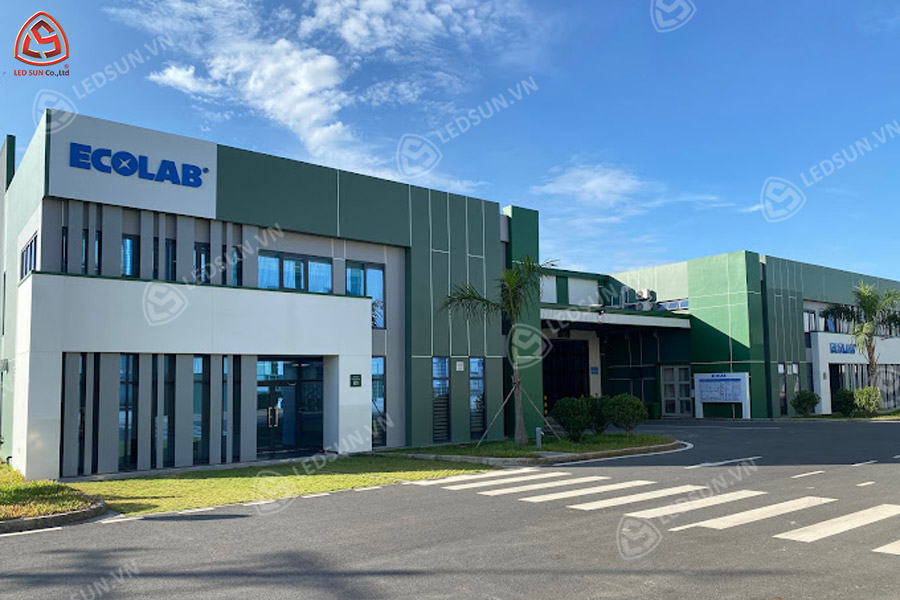 bảng hiệu nhà máy