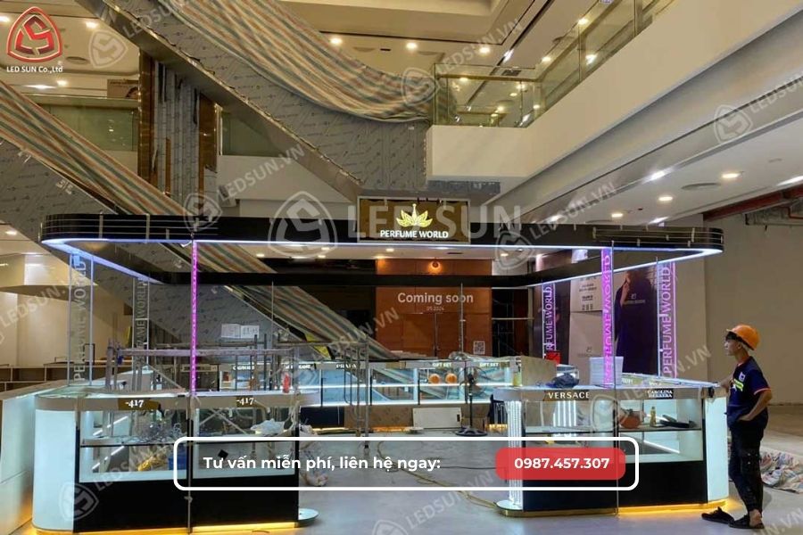 thi công showroom trong trung tâm thương mại