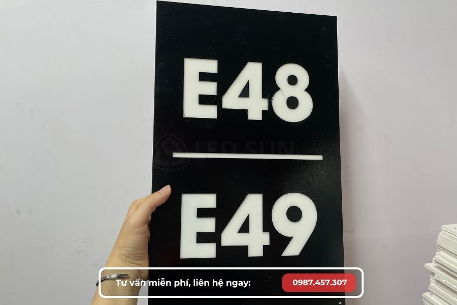 biển số nhà inox ép mica âm bản
