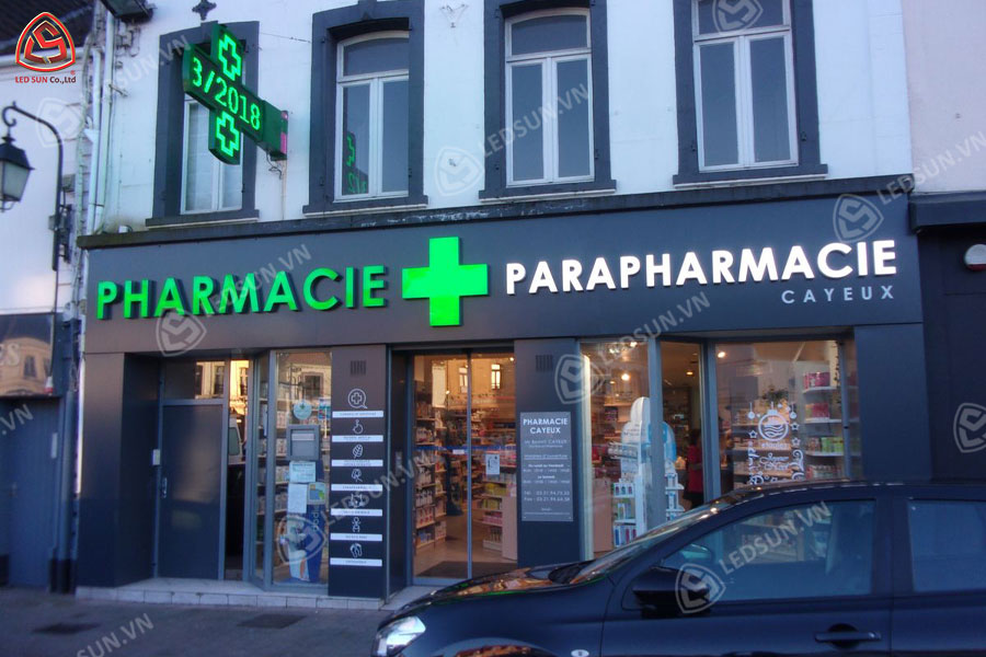 Bảng hiệu nhà thuốc chữ nổi