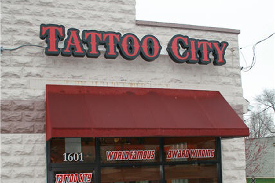 bảng hiệu tiệm xăm