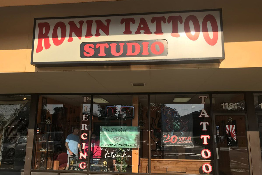 bảng hiệu tattoo