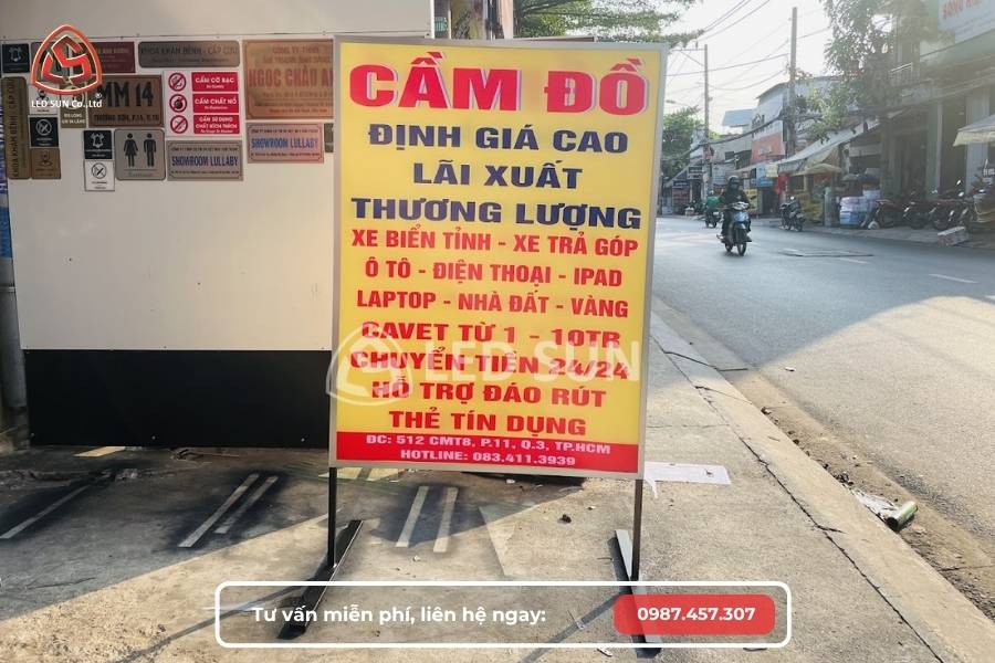 biển quảng cáo đứng